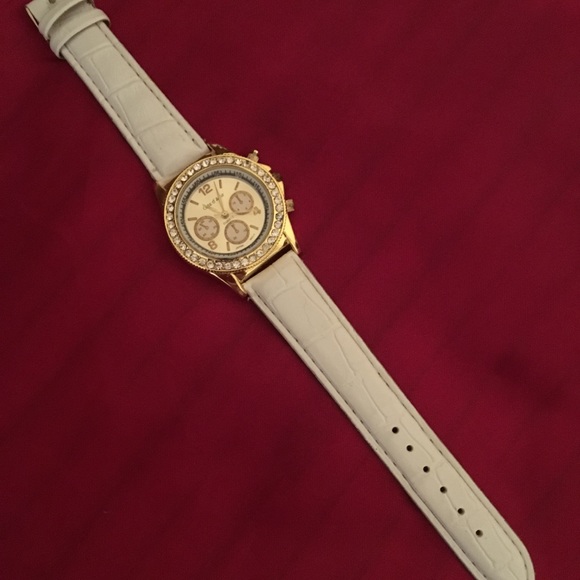 Watches - Picture 4 of 5